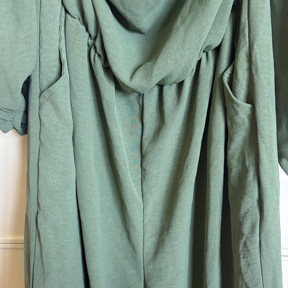 Elegant Green Off-Shoulder Jumpsuit - Picture 4 of 6